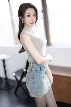 大三女神级校花口爆吞精